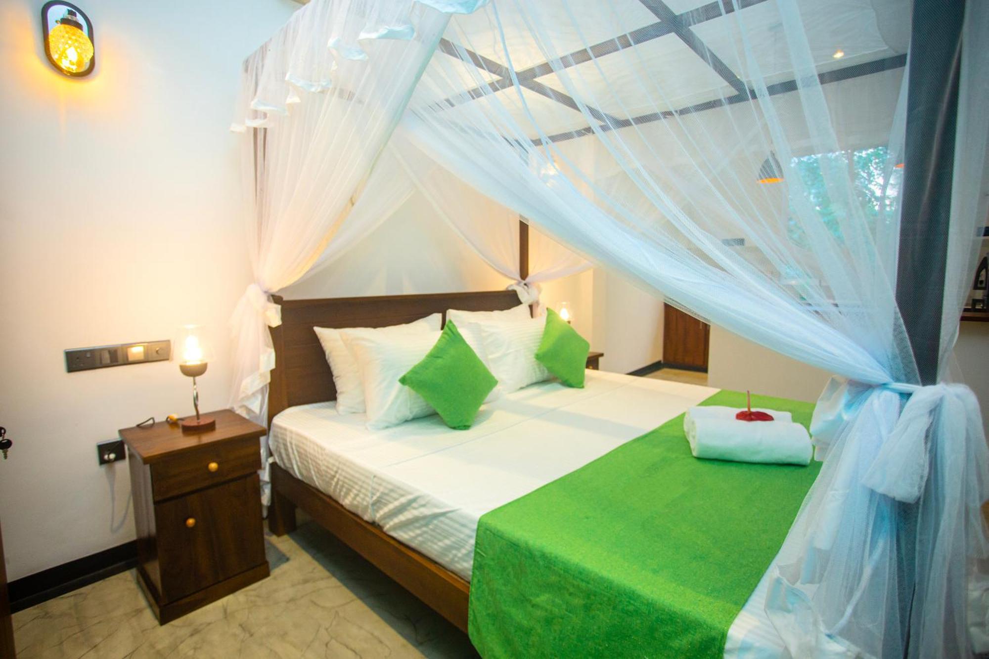 Villa Nine84 Mirissa Matara Dış mekan fotoğraf